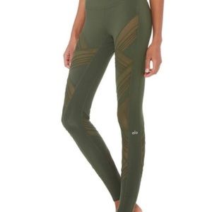 alo Ultimate High-Waist Leggings in Green, Small (S)